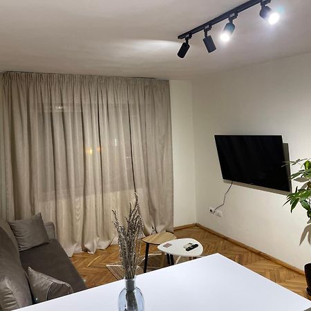 Cozy Apartment, In The Center Of ティラナ エクステリア 写真