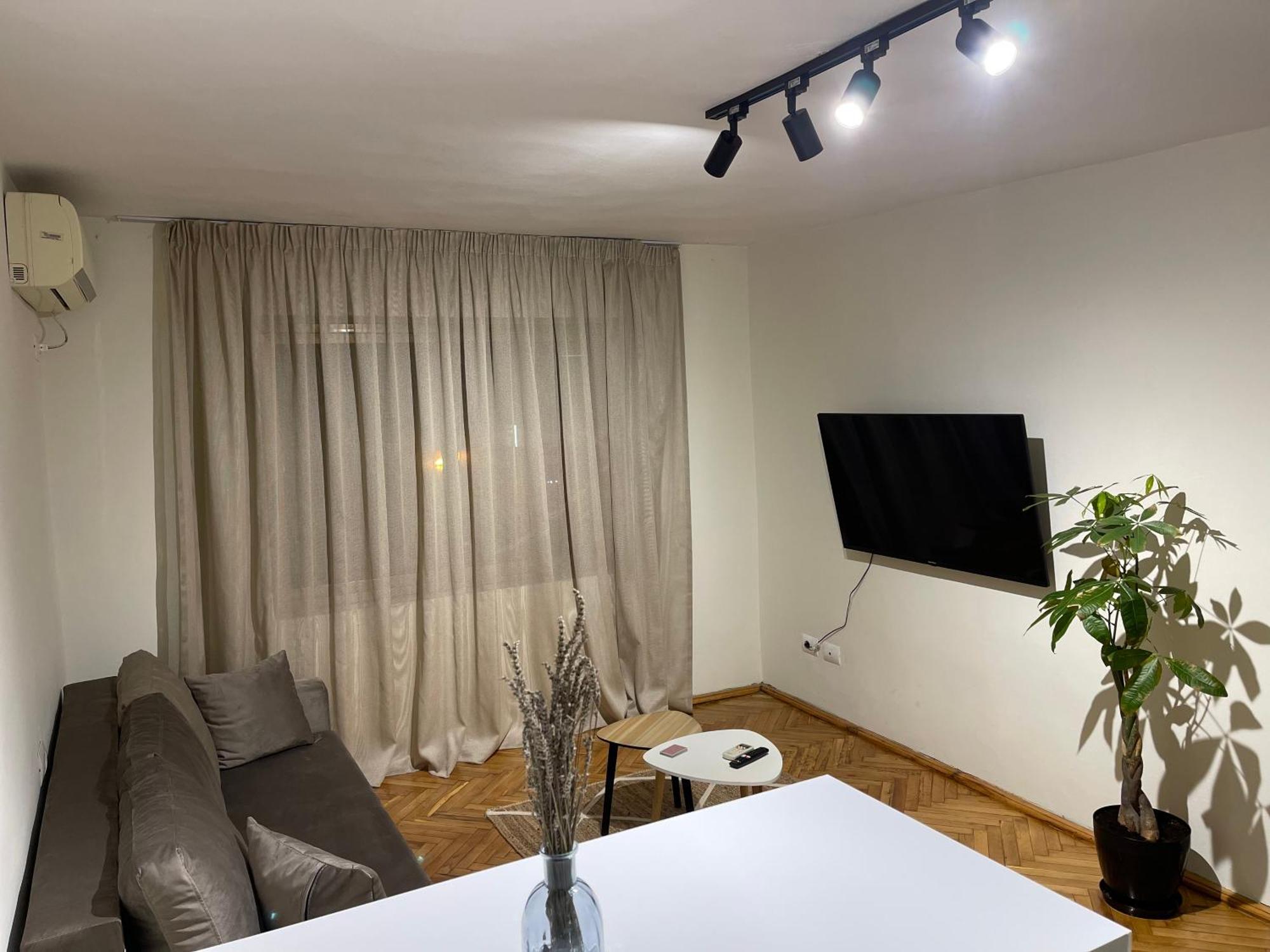 Cozy Apartment, In The Center Of ティラナ エクステリア 写真